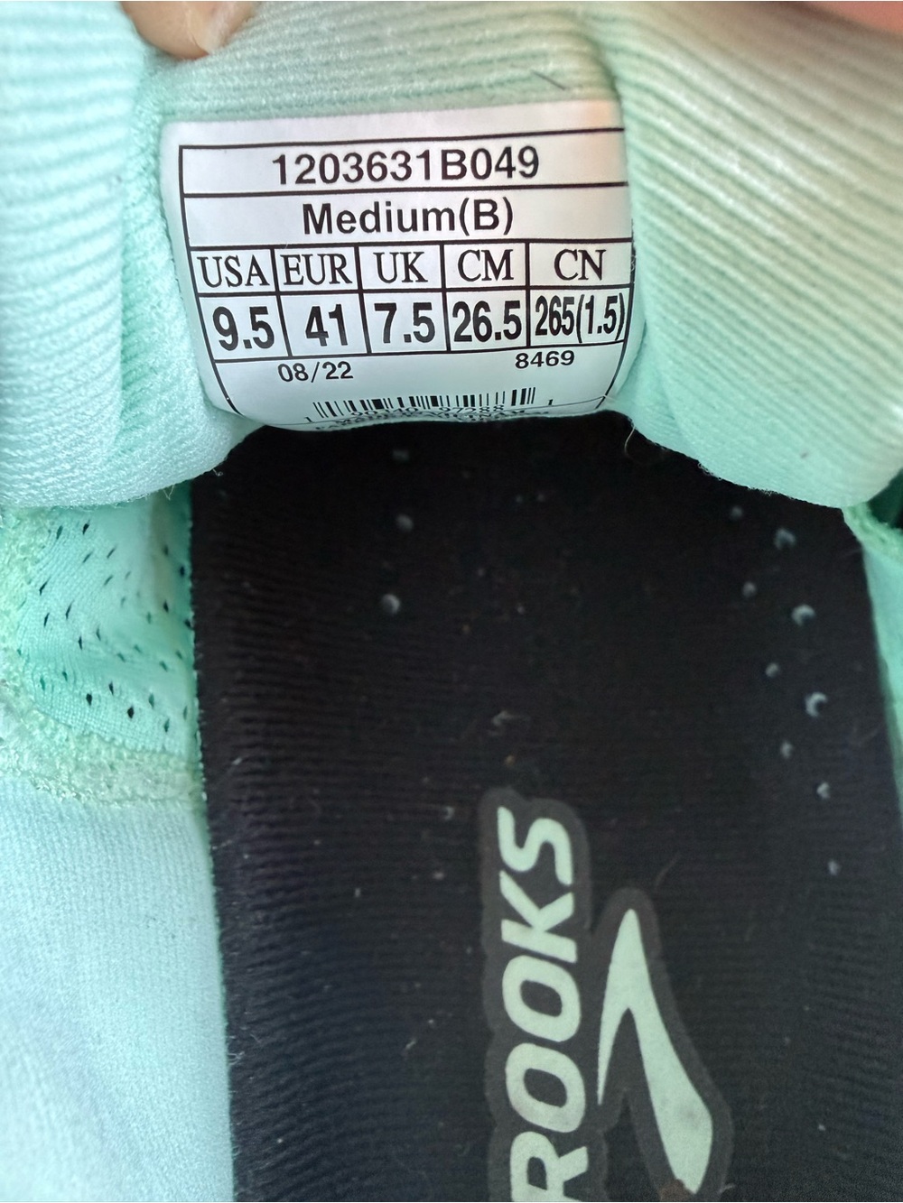 Brooks Black and Mint Green Low-Top Trail Sneakers - Picture 8 of 8